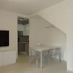 Charming Renovated Flat Βίλα