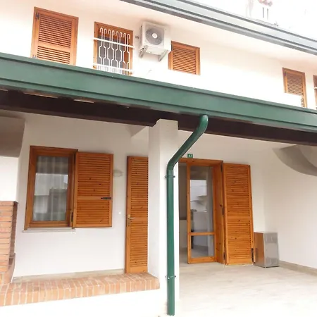 Charming Renovated Flat * 비비오네