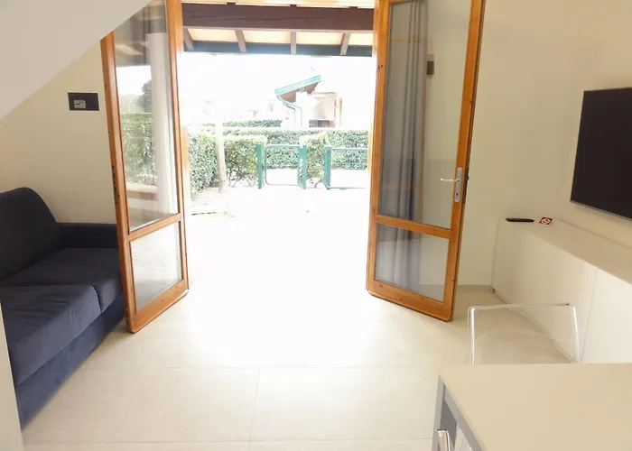 Charming Renovated Flat * 비비오네