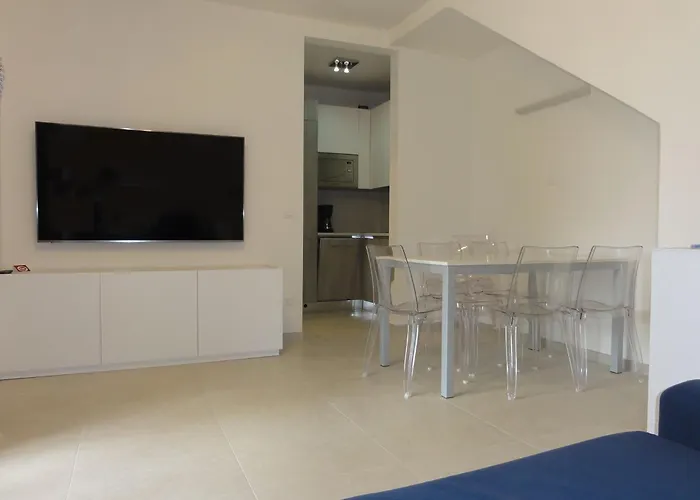 Charming Renovated Flat 빌라 비비오네